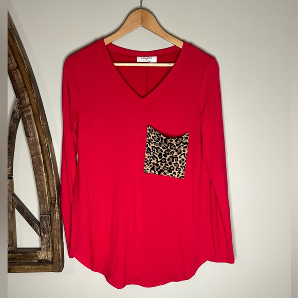 Zenana Small Red Blouse With Leopard Print Pocket - Picture 1 of 3